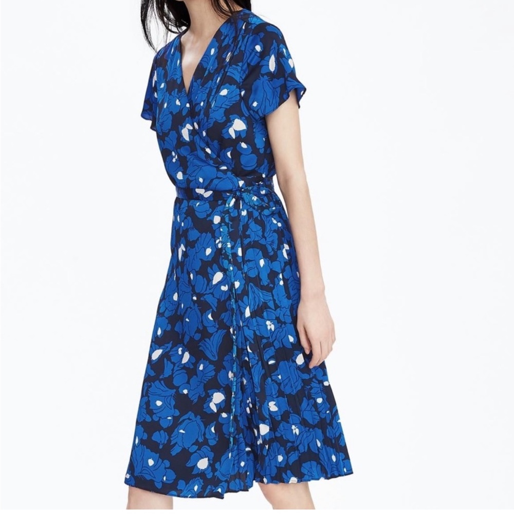 Banana Republic Dresses Banana Republic Blue Floral Pleated Wrap Dress SP
